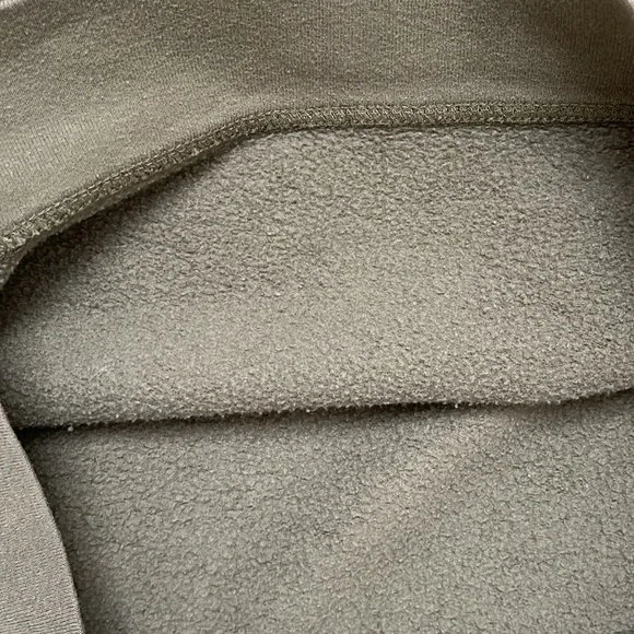 Basic Editions Size Small Vintage Embroidered Floral Sweatshirt in Olive Green - Picture 11 of 11